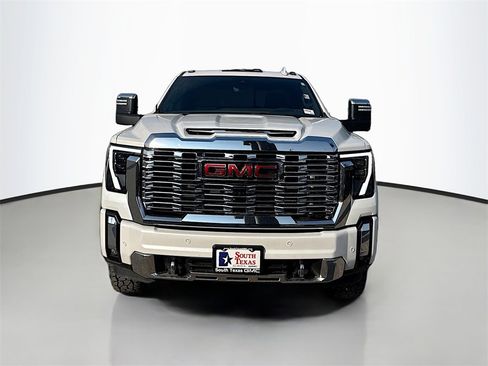 Used 2024 GMC Sierra 3500 Denali w/ Denali Reserve Package image 2