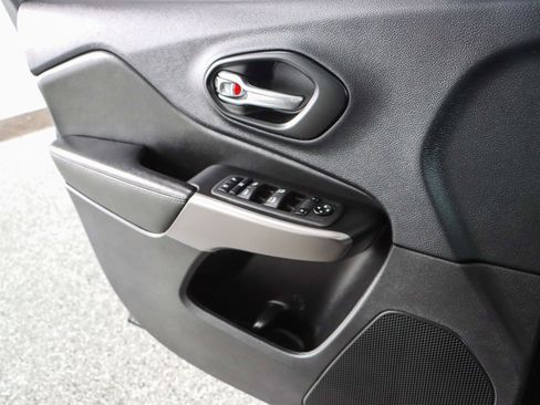 Used 2022 Jeep Cherokee Latitude Lux image 21