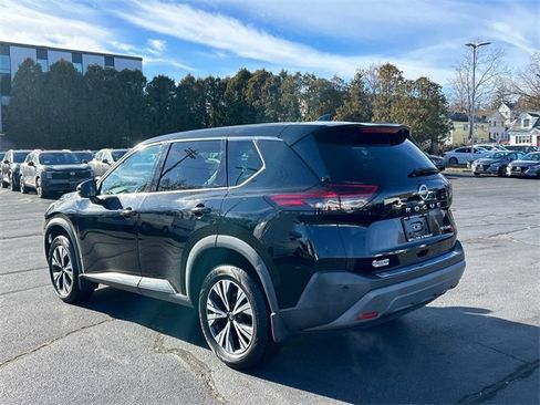 Certified 2021 Nissan Rogue SV image 4