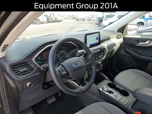 Used 2021 Ford Escape SE w/ SE Sport Appearance Package image 8
