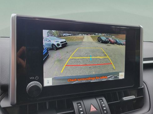 Used 2023 Toyota RAV4 XLE Premium image 29