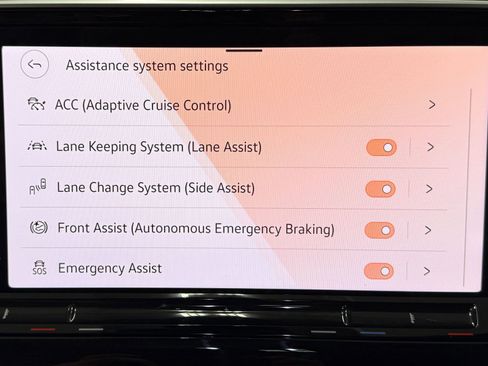 Used 2024 Volkswagen Atlas Peak Edition SE image 28