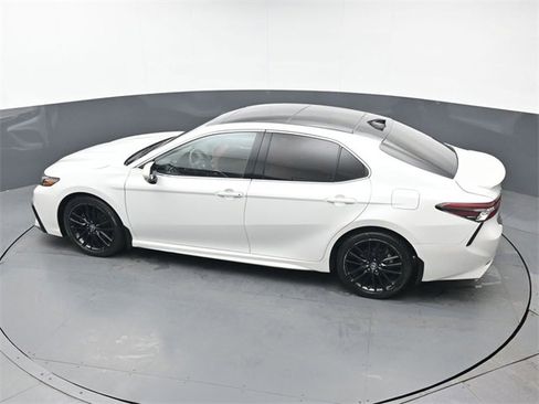 Used 2022 Toyota Camry XSE image 41