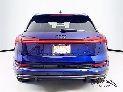 Used 2022 Audi e-tron Chronos w/ Chronos Package image 6