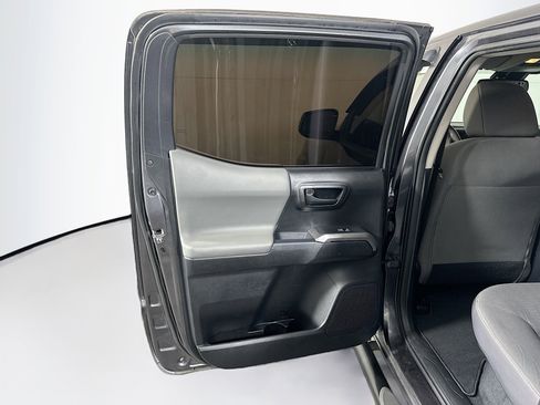 Used 2018 Toyota Tacoma SR5 image 26