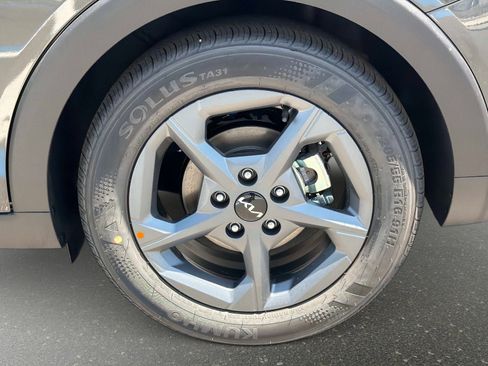 New 2026 Kia K4 FWD image 9