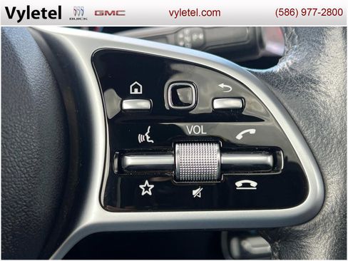 Used 2020 Mercedes-Benz GLB 250 4MATIC image 25