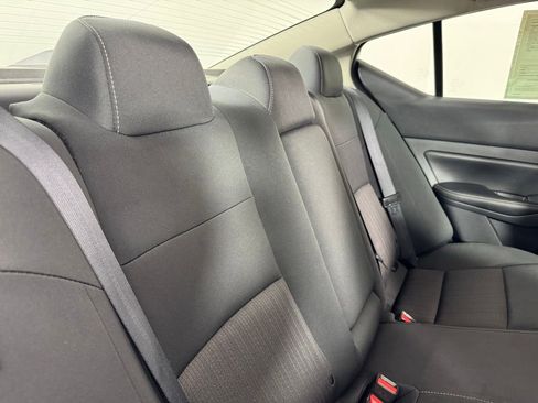 Used 2025 Nissan Altima 2.5 SV FWD image 34