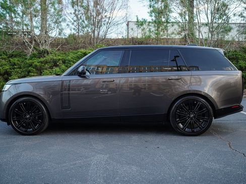 Used 2022 Land Rover Range Rover Long Wheelbase First Edition image 5