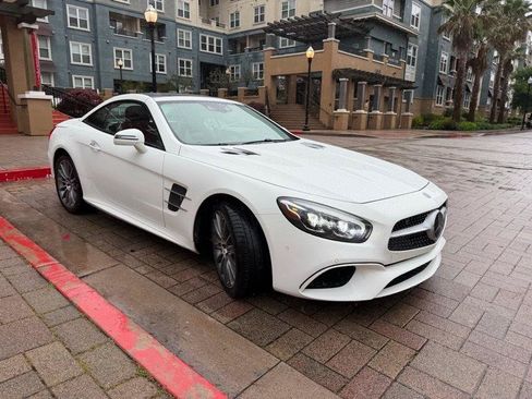 Used 2018 Mercedes-Benz SL 550 image 64