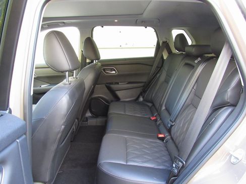 Used 2024 Nissan Rogue Platinum w/ Platinum Premium Package image 15