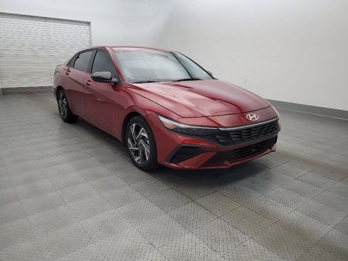 Used 2025 Hyundai Elantra Sport FWD image 13