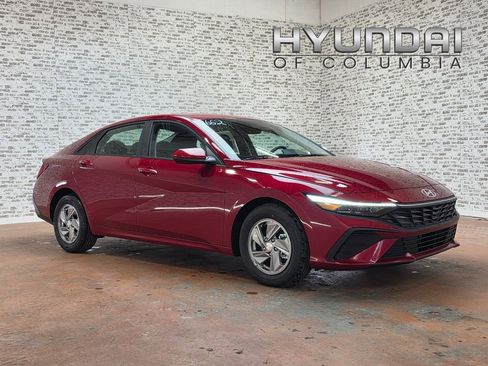 New 2026 Hyundai Elantra SE image 1