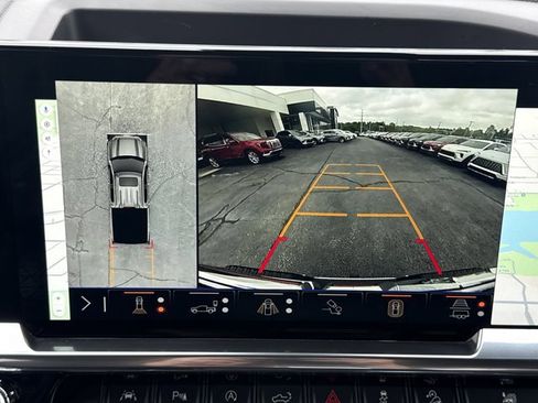 Used 2025 GMC Sierra 1500 SLT w/ SLT Premium Plus Package AWD/4WD image 9