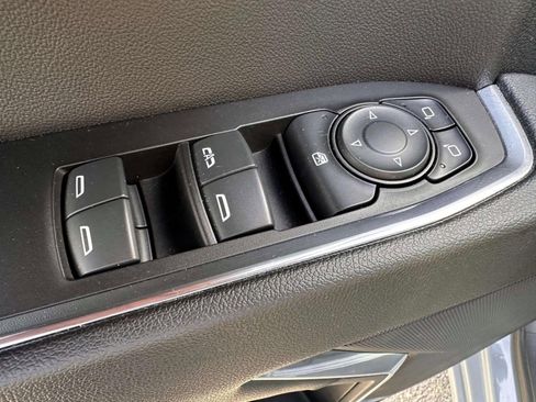 Used 2024 Chevrolet Silverado 1500 LT AWD/4WD image 9