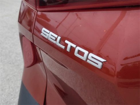 Used 2023 Kia Seltos S w/ Navigation Package image 6