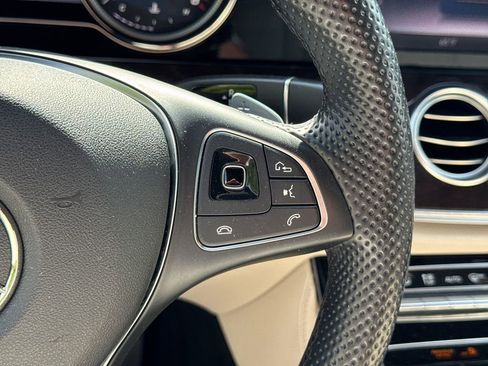 Used 2018 Mercedes-Benz E 400 4MATIC Sedan image 24