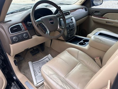 Used 2007 GMC Yukon SLT w/ SLT Preferred Equipment Group image 10