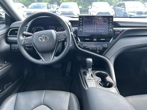 Used 2024 Toyota Camry SE w/ Cold Weather Package FWD image 15