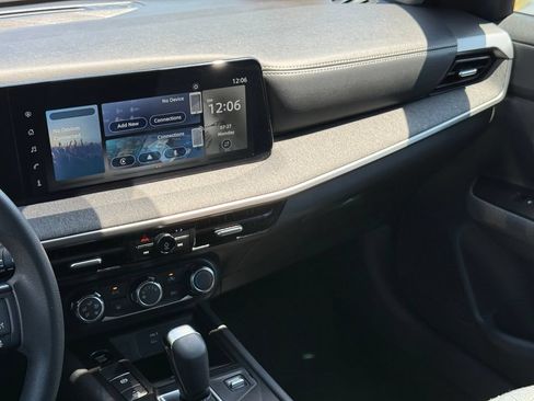 Used 2025 Nissan Kicks SV FWD image 21