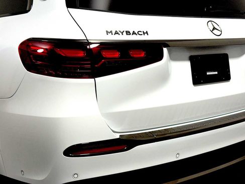 Used 2025 Mercedes-Benz Maybach GLS 600 4MATIC image 27