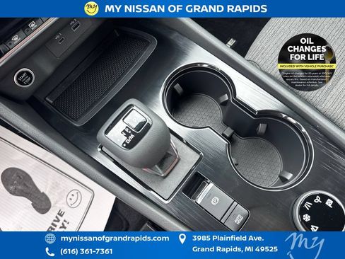 Used 2023 Nissan Rogue SV AWD/4WD image 27