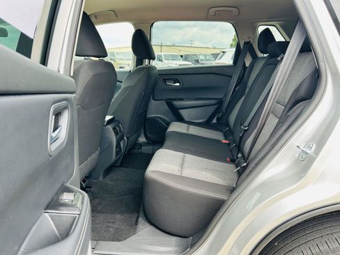 Used 2025 Nissan Rogue SV AWD/4WD image 25
