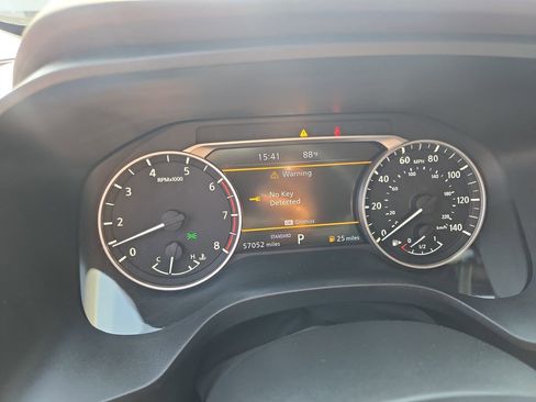 Used 2022 Nissan Rogue SV w/ SV Premium Package FWD image 11