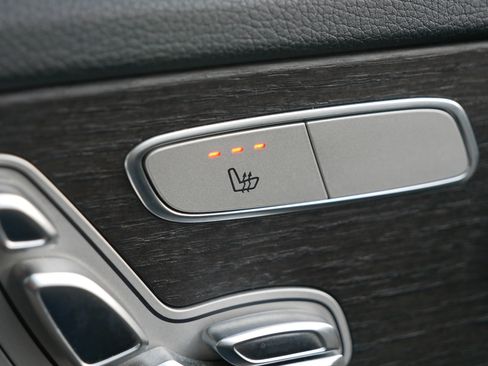 Used 2019 Mercedes-Benz C 300 4MATIC Sedan image 28