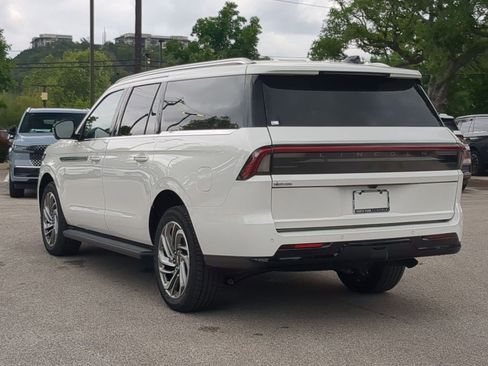 New 2026 Lincoln Navigator L Premier AWD/4WD image 5