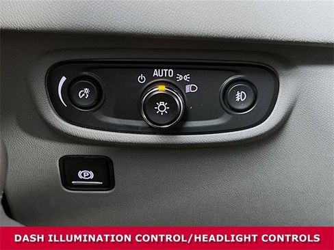 Used 2023 GMC Terrain SLT w/ Infotainment Package II image 14