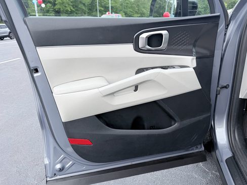 Used 2022 Kia Sorento S FWD image 33