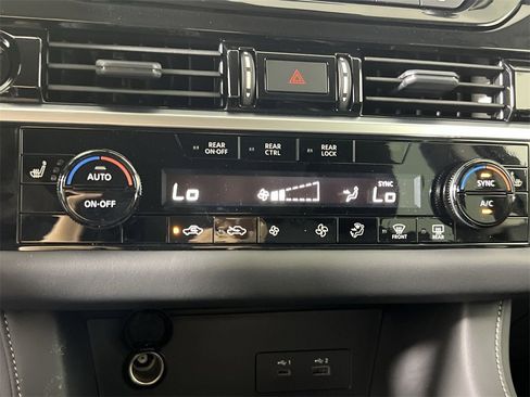 New 2025 Nissan Pathfinder SV image 16