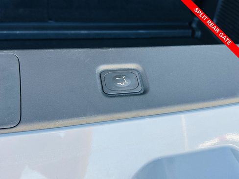 Used 2025 Ford Expedition Active AWD/4WD image 14