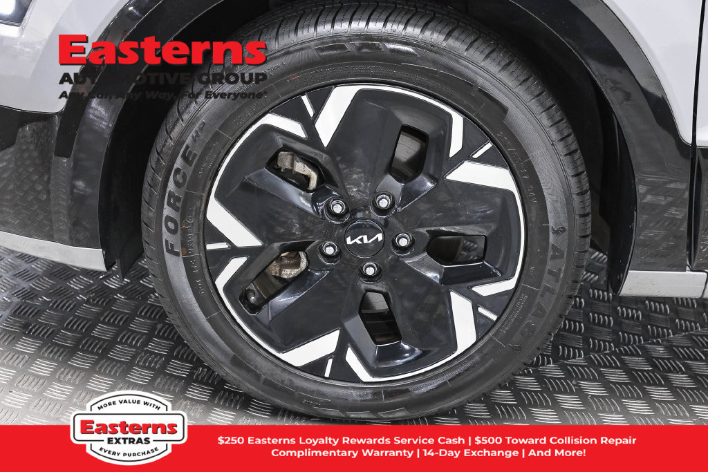Used 2023 Kia Niro Wind w/ Wind Preserve Package FWD image 30