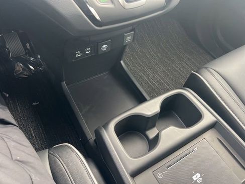 New 2026 Honda Odyssey Touring image 13