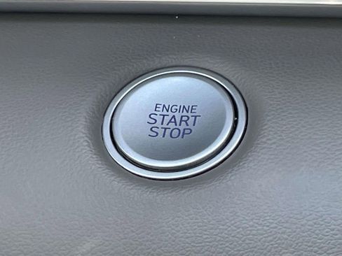Used 2022 Hyundai Elantra Blue FWD image 23