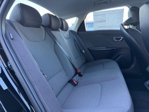 New 2025 Kia K4 LX image 16