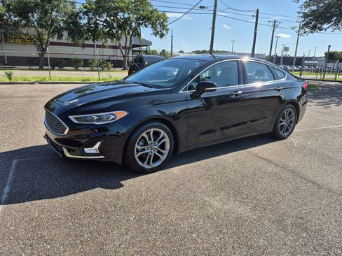 Used 2020 Ford Fusion Titanium FWD image 1