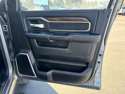 Used 2024 RAM 2500 Laramie image 18