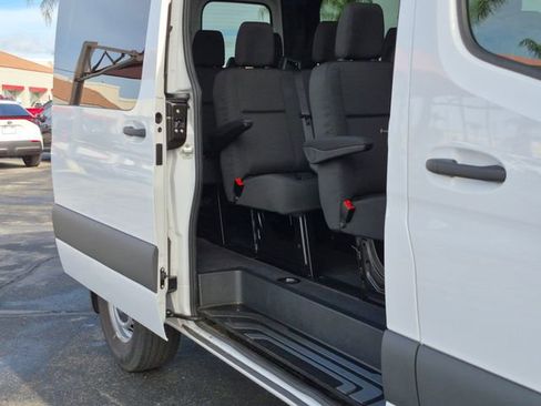 Used 2025 Mercedes-Benz Sprinter 2500 image 18