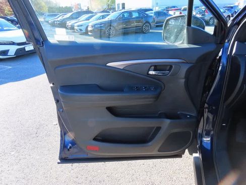 Certified 2022 Honda Pilot Sport image 16