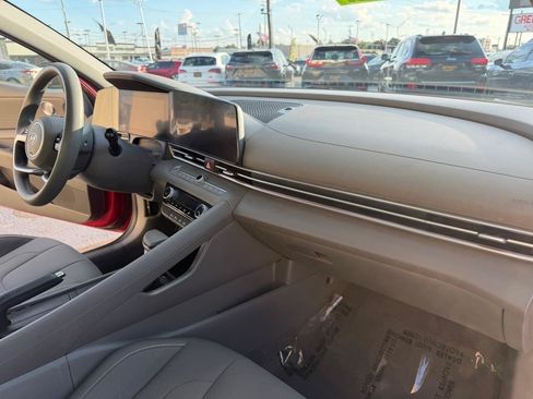 Used 2024 Hyundai Elantra SEL FWD image 23