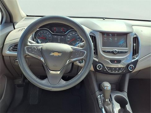 Certified 2017 Chevrolet Cruze Premier image 4