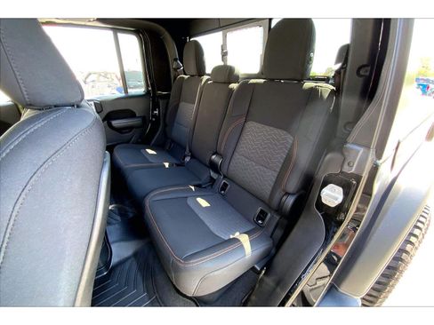 Used 2021 Jeep Gladiator Mojave w/ Cold Weather Group AWD/4WD image 24