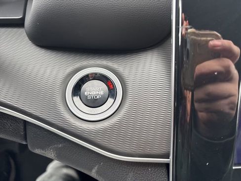 New 2025 Jeep Grand Cherokee L Altitude image 23