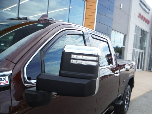 Used 2024 GMC Sierra 3500 Denali AWD/4WD image 9