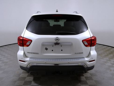 Used 2018 Nissan Pathfinder Platinum FWD image 9