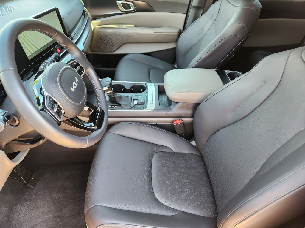 New 2026 Kia Carnival FWD image 12