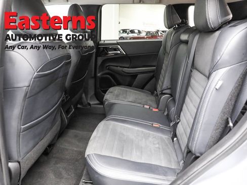 Used 2024 Mitsubishi Outlander SE image 22